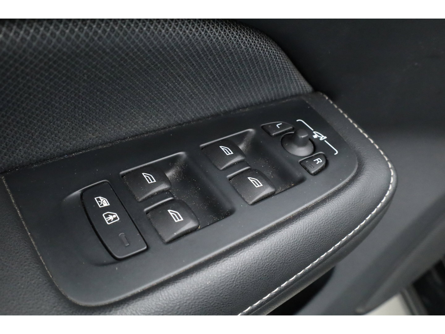 Volvo V60 2.0 T6 Plug-in hybrid AWD Plus Bright | Long Range | Pano-dak | Trekhaak | Sport stoelen | H&K Audio | 360 cam | AcC