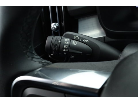 Volvo XC40 2.0 B3 Core | Prijs rijklaar | Facelift | achteruitrijcamera | Carplay |