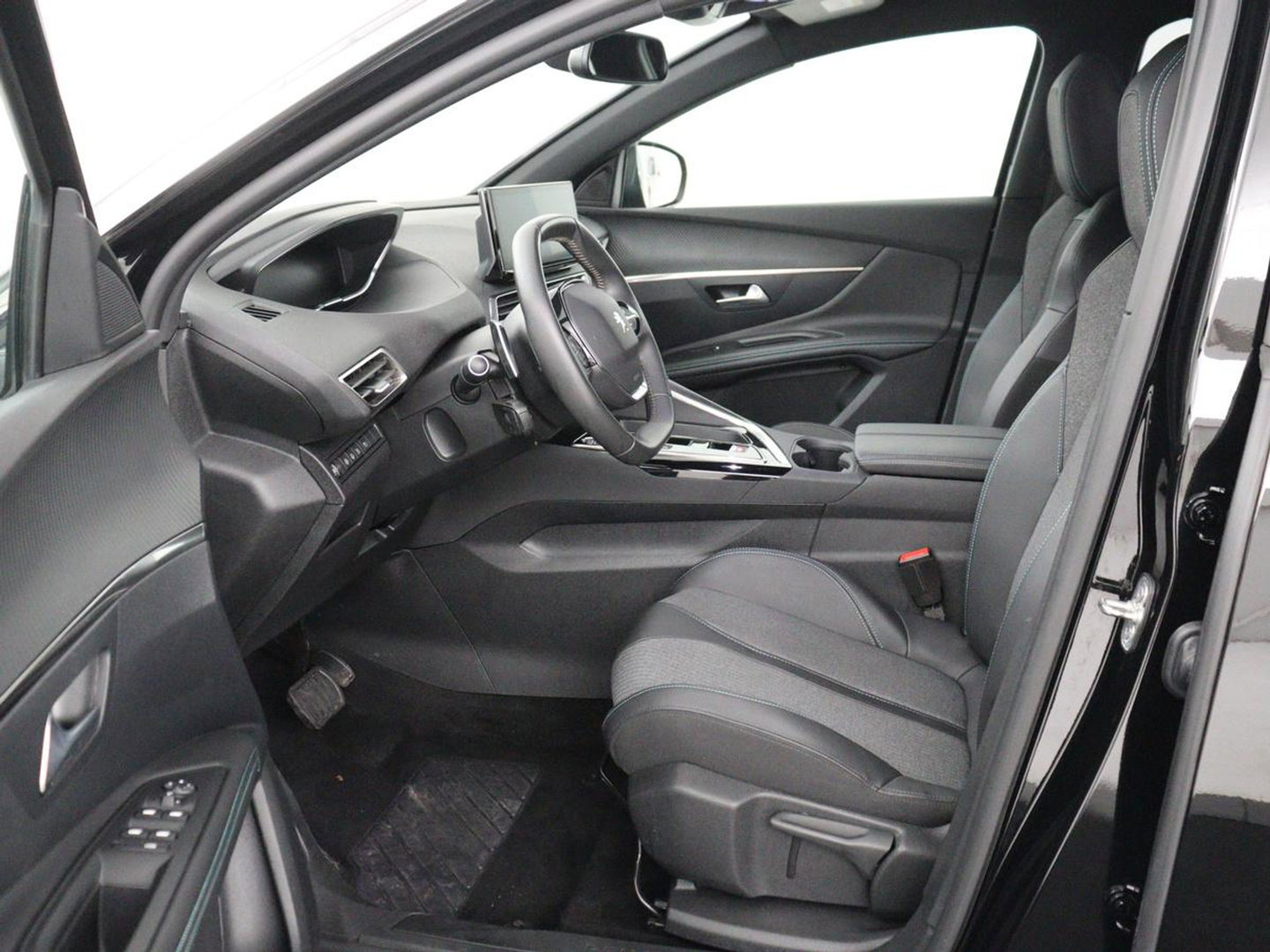 Peugeot 3008 1.6 HYbrid 225 Active Pack Business | SOH 98.8% | Half Leder | Adaptive cruise | 360 camera | Carplay | Climate control | Dodehoek detectie | DAB |