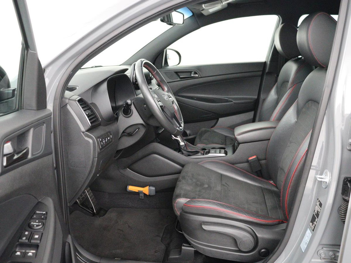 Hyundai Tucson 1.6 T-GDI Comfort N-Line | Trekhaak | 360 camera | Adaptive cruise | Carplay | Leder/alcantara | Stoelverwarming | Climate control | Full LED | Park assist |