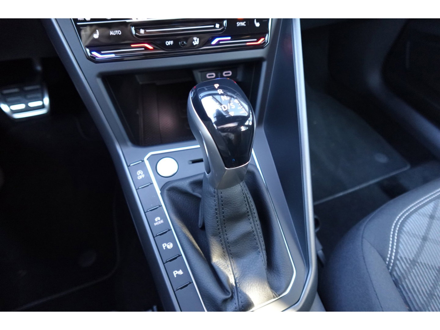 Volkswagen Taigo 1.5 TSI R-Line Business PANO KEYLESS CAM