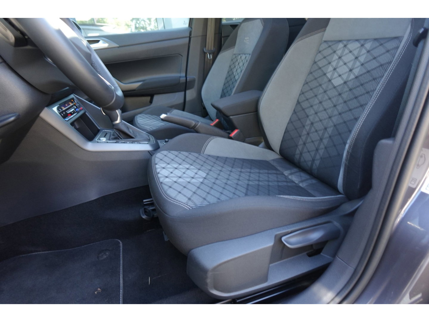 Volkswagen Taigo 1.5 TSI R-Line Business PANO KEYLESS CAM