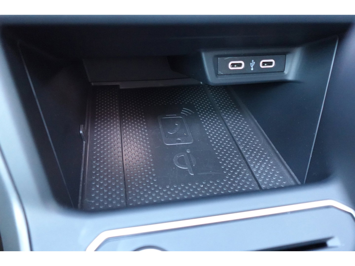 Volkswagen Taigo 1.5 TSI R-Line Business PANO KEYLESS CAM
