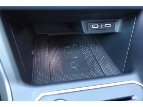 Volkswagen Taigo 1.5 TSI R-Line Business PANO KEYLESS CAM