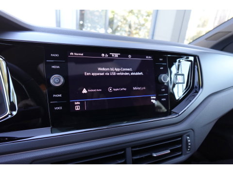 Volkswagen Taigo 1.5 TSI R-Line Business PANO KEYLESS CAM