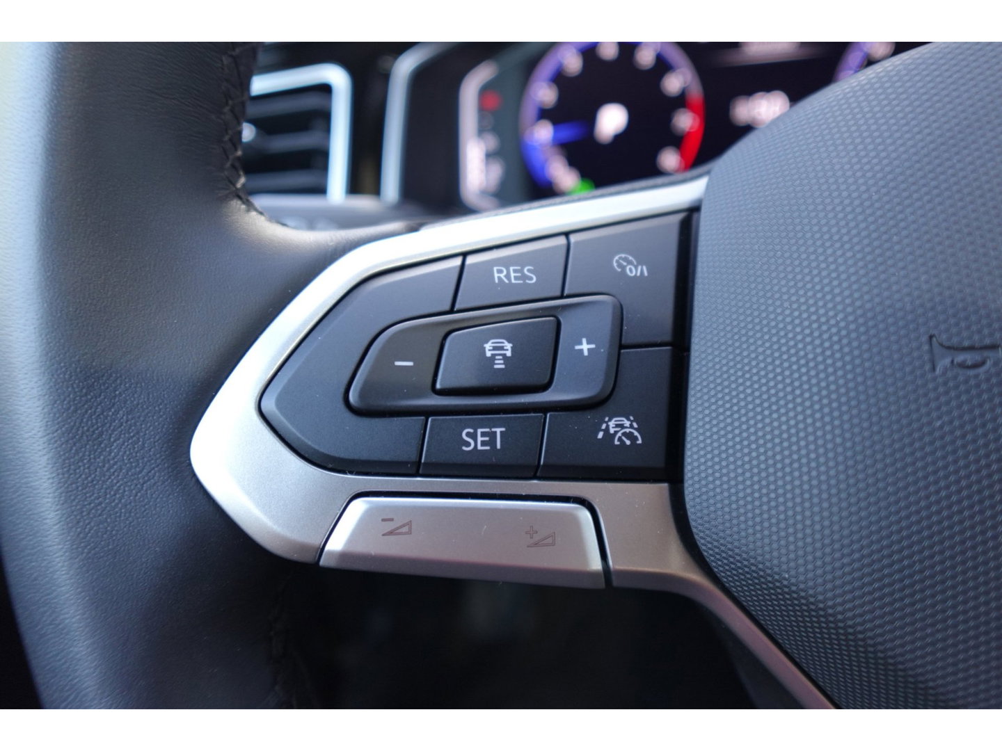 Volkswagen Taigo 1.5 TSI R-Line Business PANO KEYLESS CAM