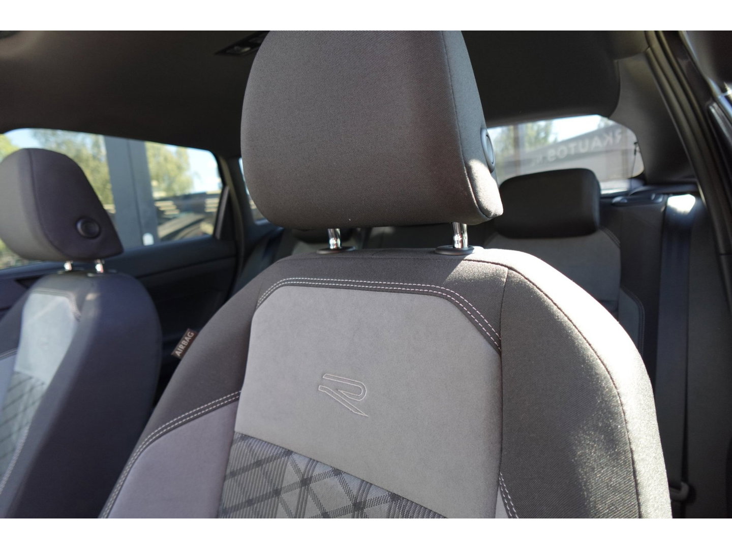 Volkswagen Taigo 1.5 TSI R-Line Business PANO KEYLESS CAM