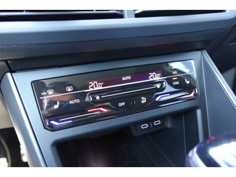 Volkswagen Taigo 1.5 TSI R-Line Business PANO KEYLESS CAM