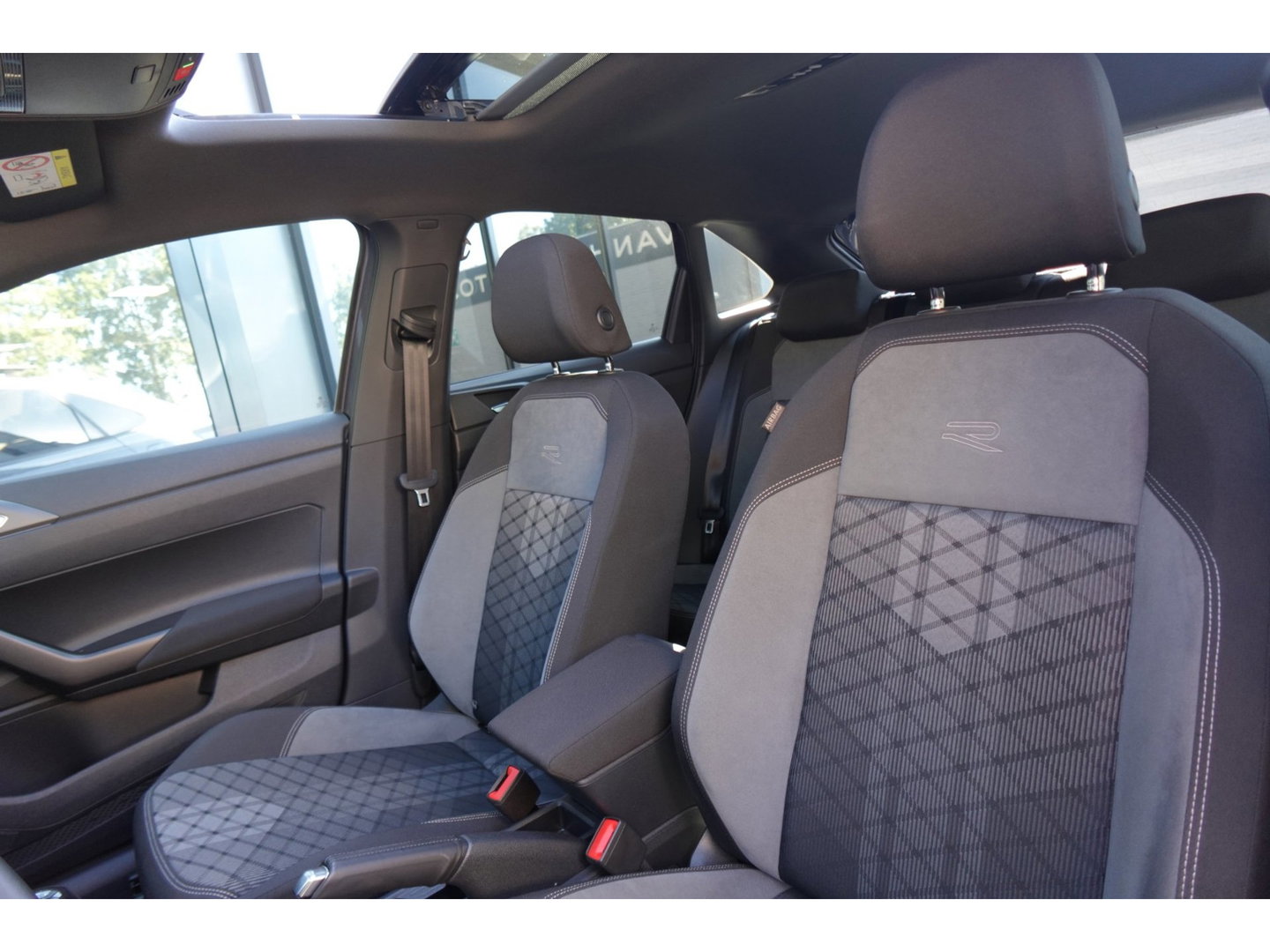 Volkswagen Taigo 1.5 TSI R-Line Business PANO KEYLESS CAM