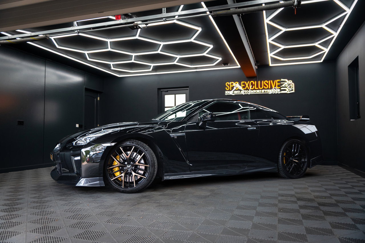 Nissan GT-R