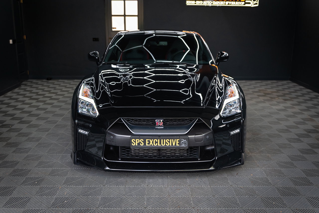 Nissan GT-R