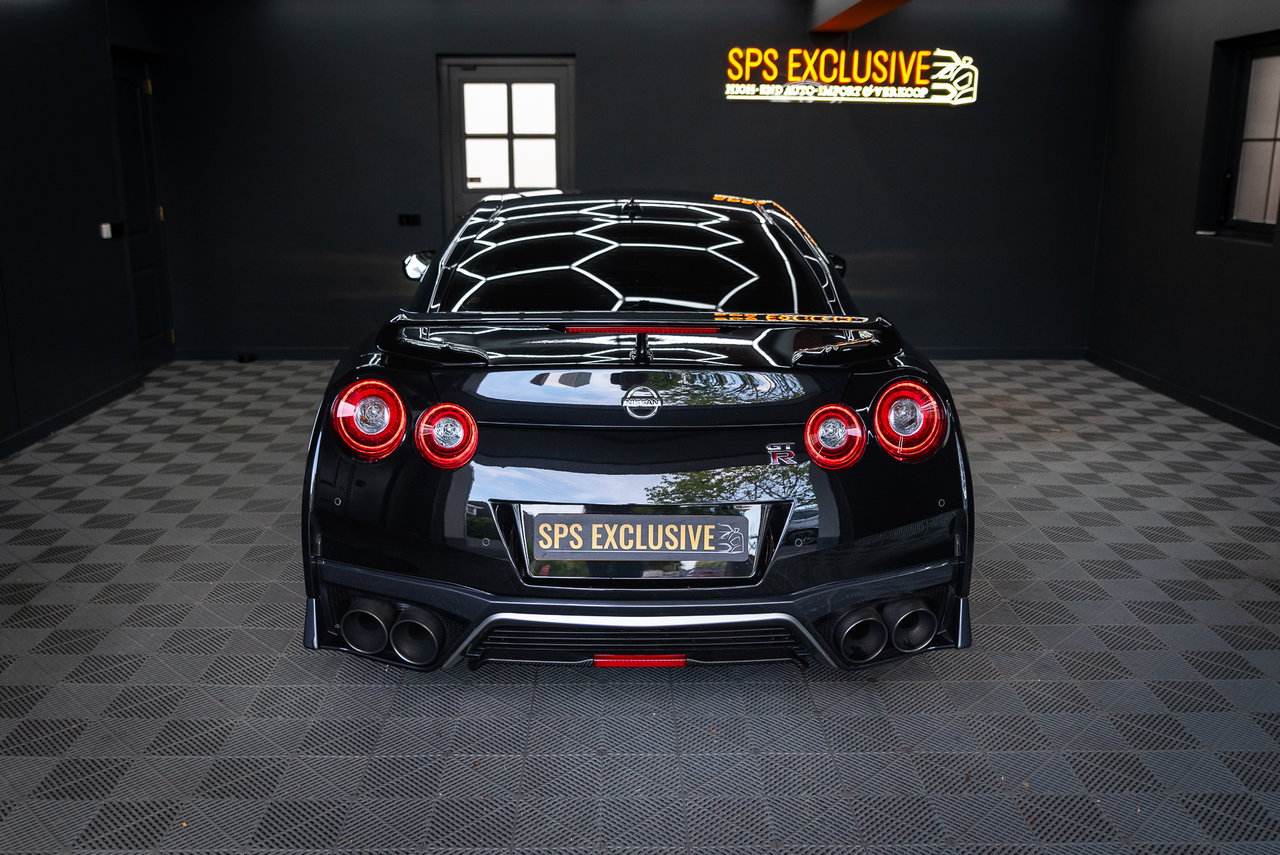 Nissan GT-R