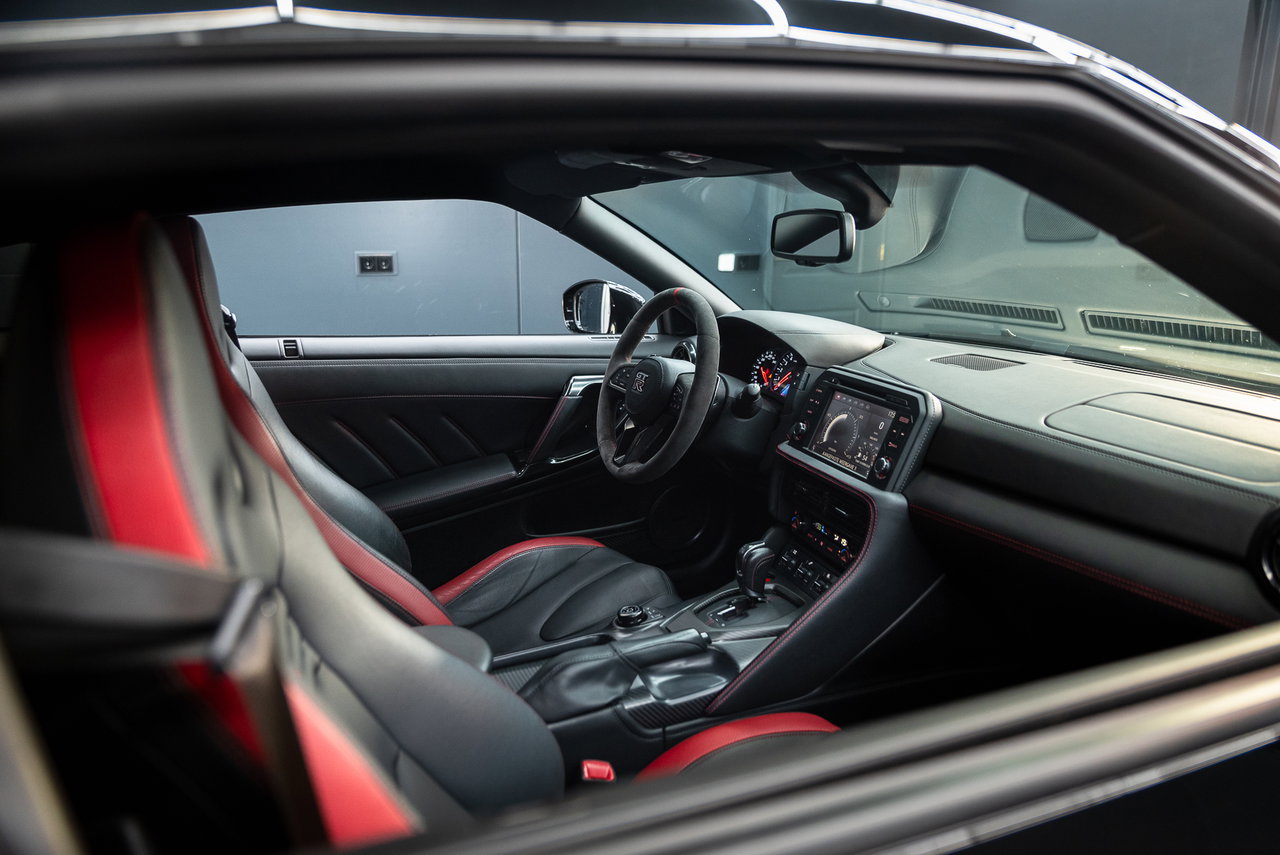 Nissan GT-R