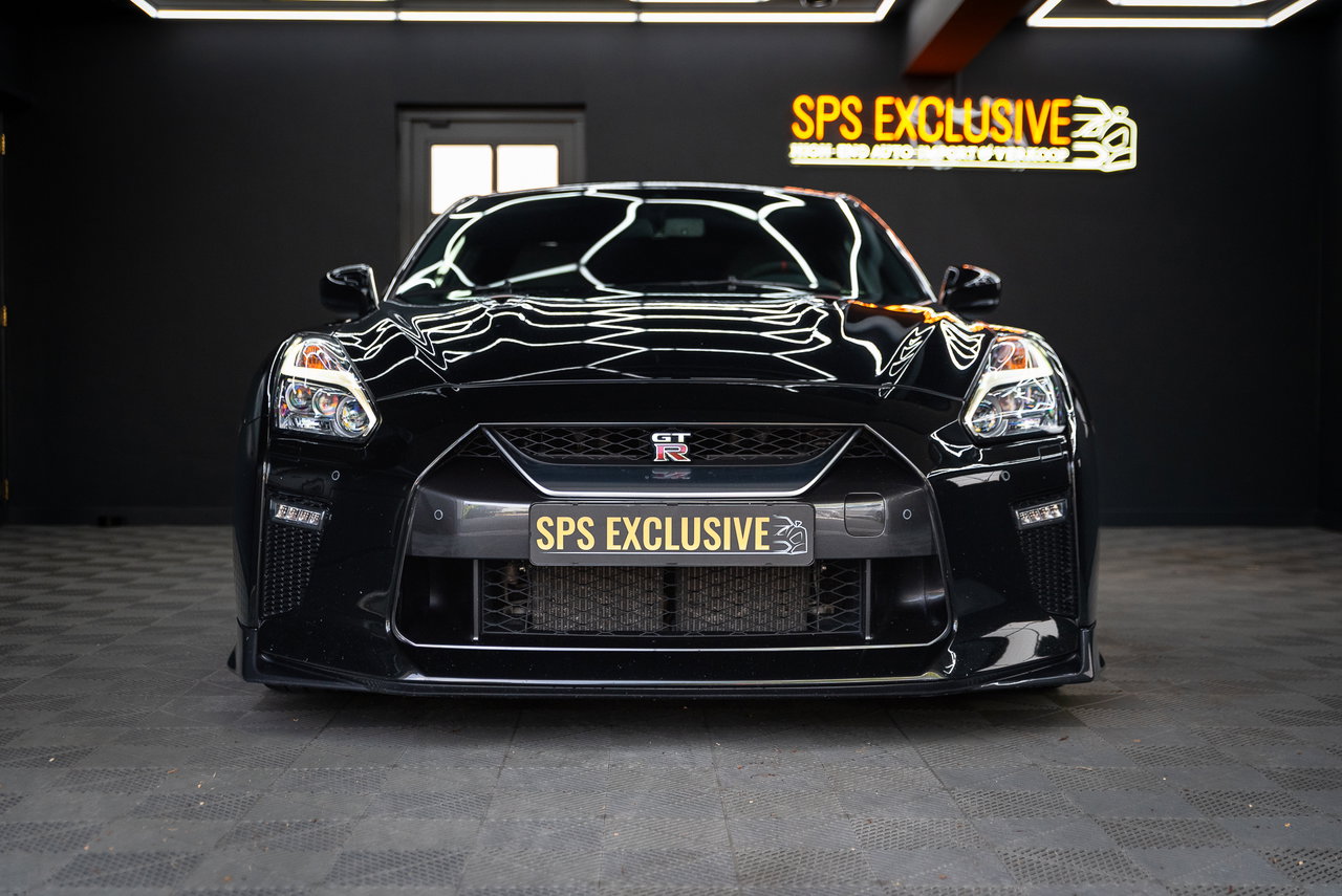 Nissan GT-R