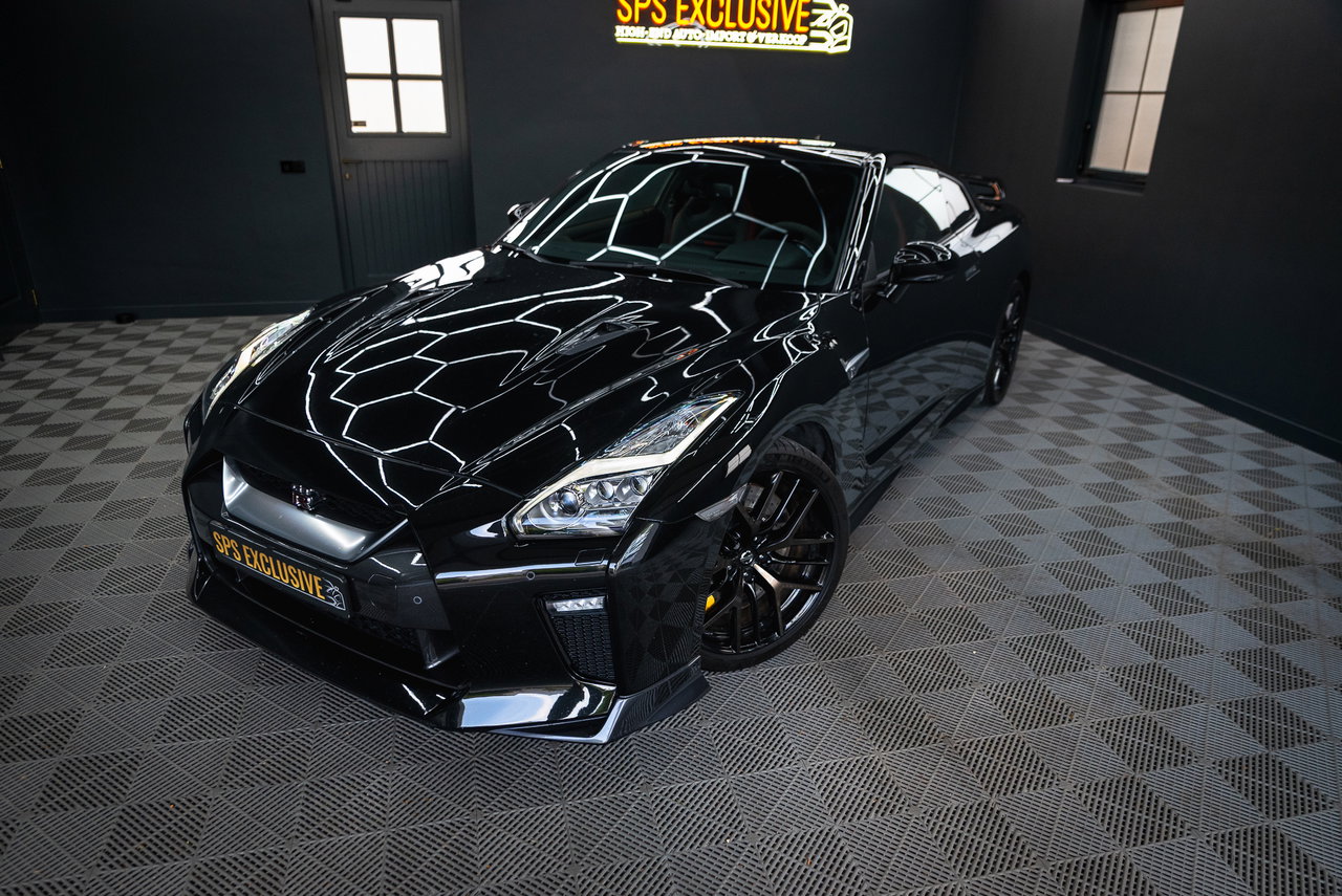 Nissan GT-R
