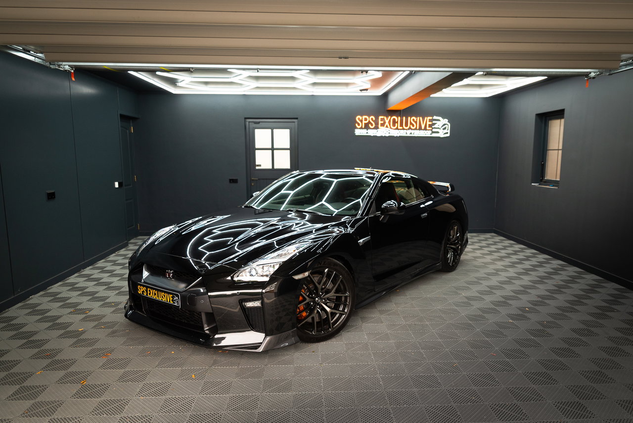 Nissan GT-R