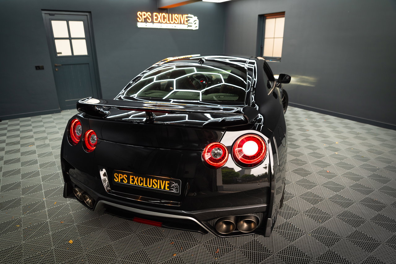 Nissan GT-R