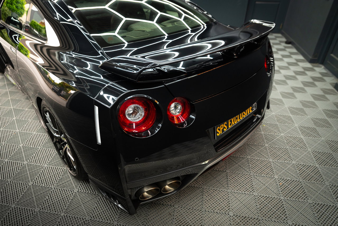 Nissan GT-R