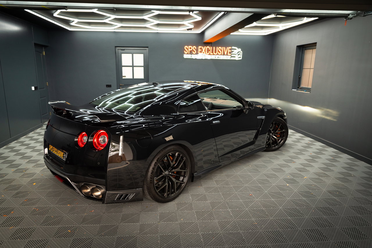 Nissan GT-R