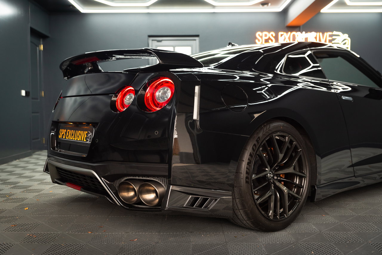 Nissan GT-R