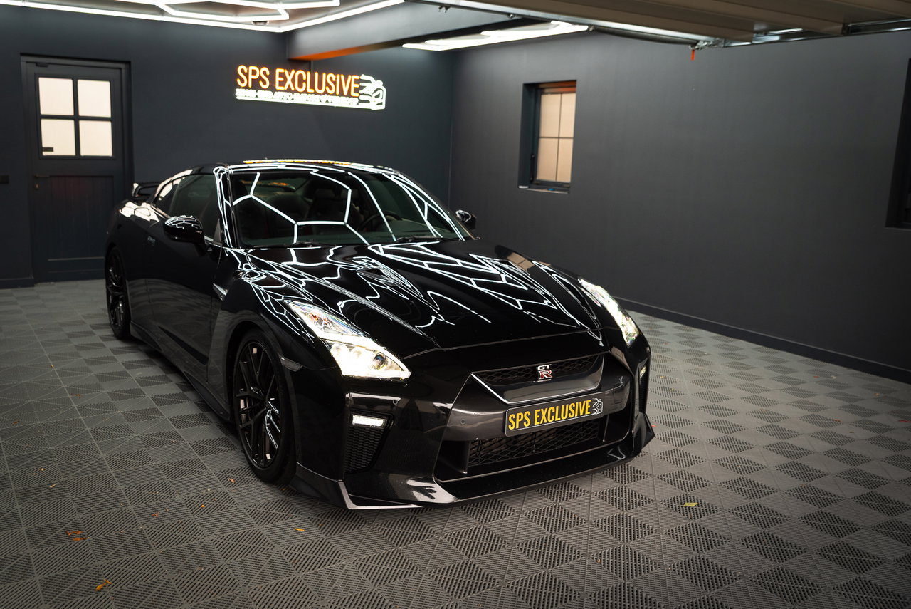 Nissan GT-R