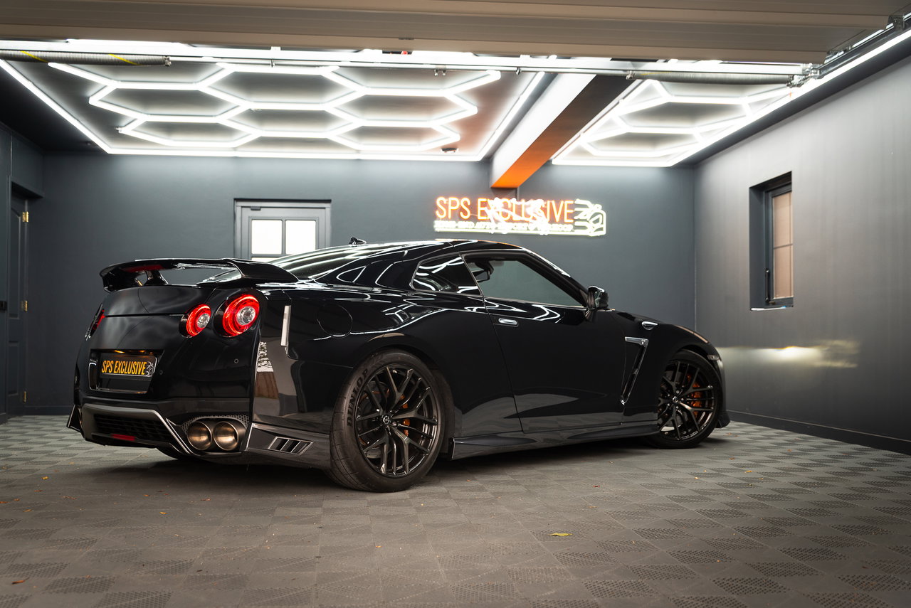 Nissan GT-R