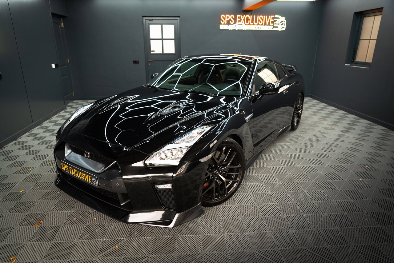 Nissan GT-R
