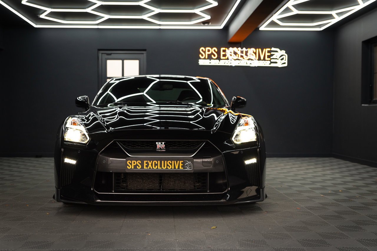 Nissan GT-R