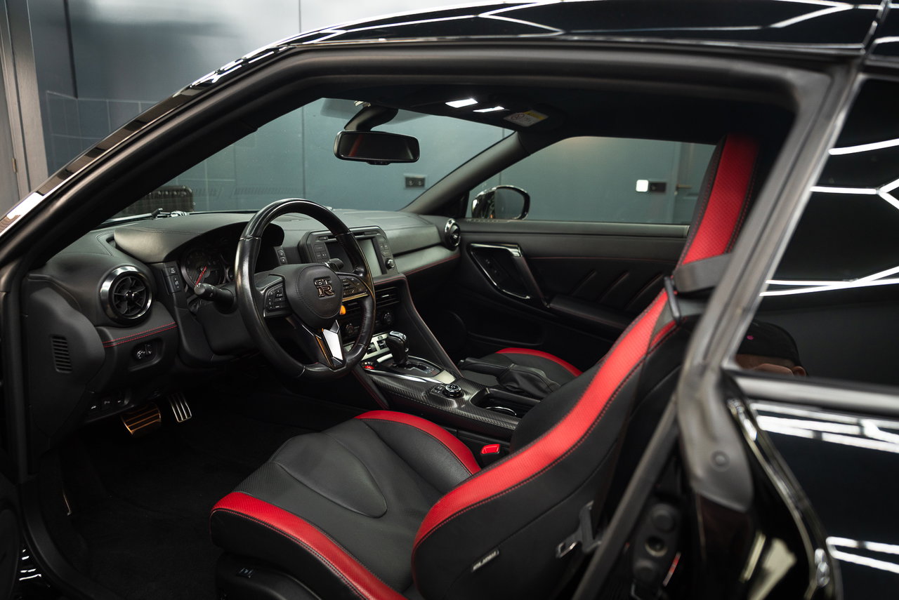 Nissan GT-R
