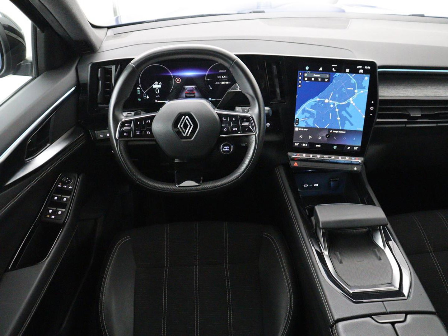 Renault Austral 1.3 mild hybrid | SOH 92,4% | Half leder | Climate control | Carplay | Virtual Dashboard | Adaptive Cruise | Camera | Park assist |
