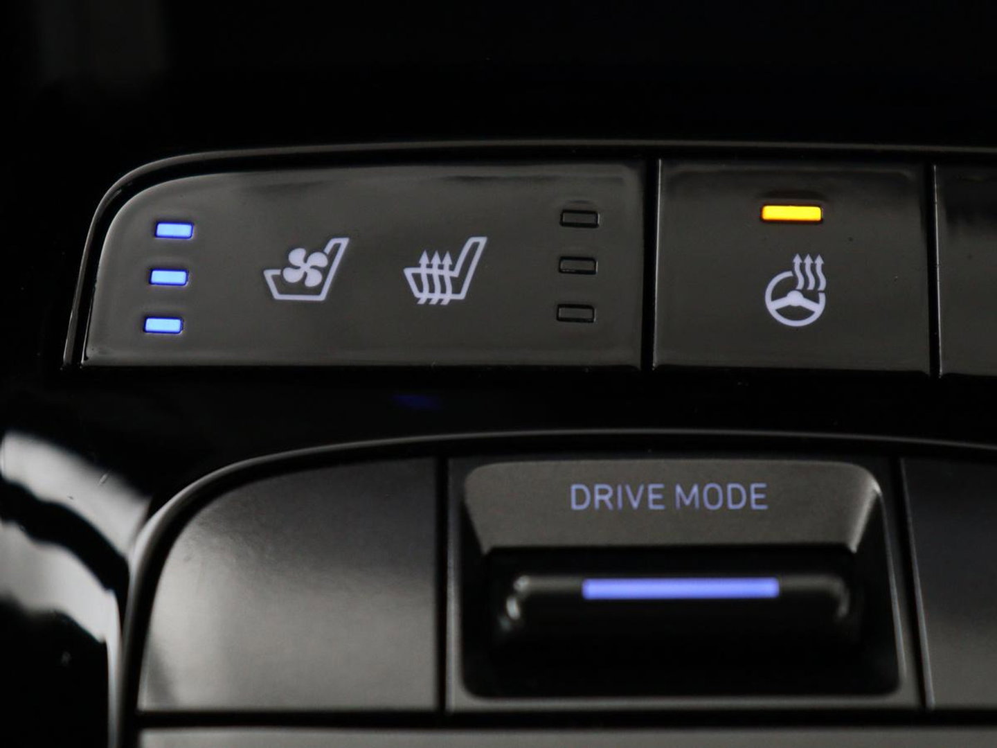 Hyundai Tucson 1.6 T-GDI HEV N Line | Leder/alcantara | Stoelkoeling | Stuur/stoel verwarming | Adaptive cruise | 360 camera | Carplay | Krell sound | Full LED |