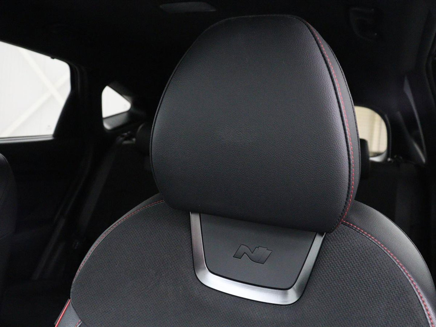 Hyundai Tucson 1.6 T-GDI HEV N Line | Leder/alcantara | Stoelkoeling | Stuur/stoel verwarming | Adaptive cruise | 360 camera | Carplay | Krell sound | Full LED |