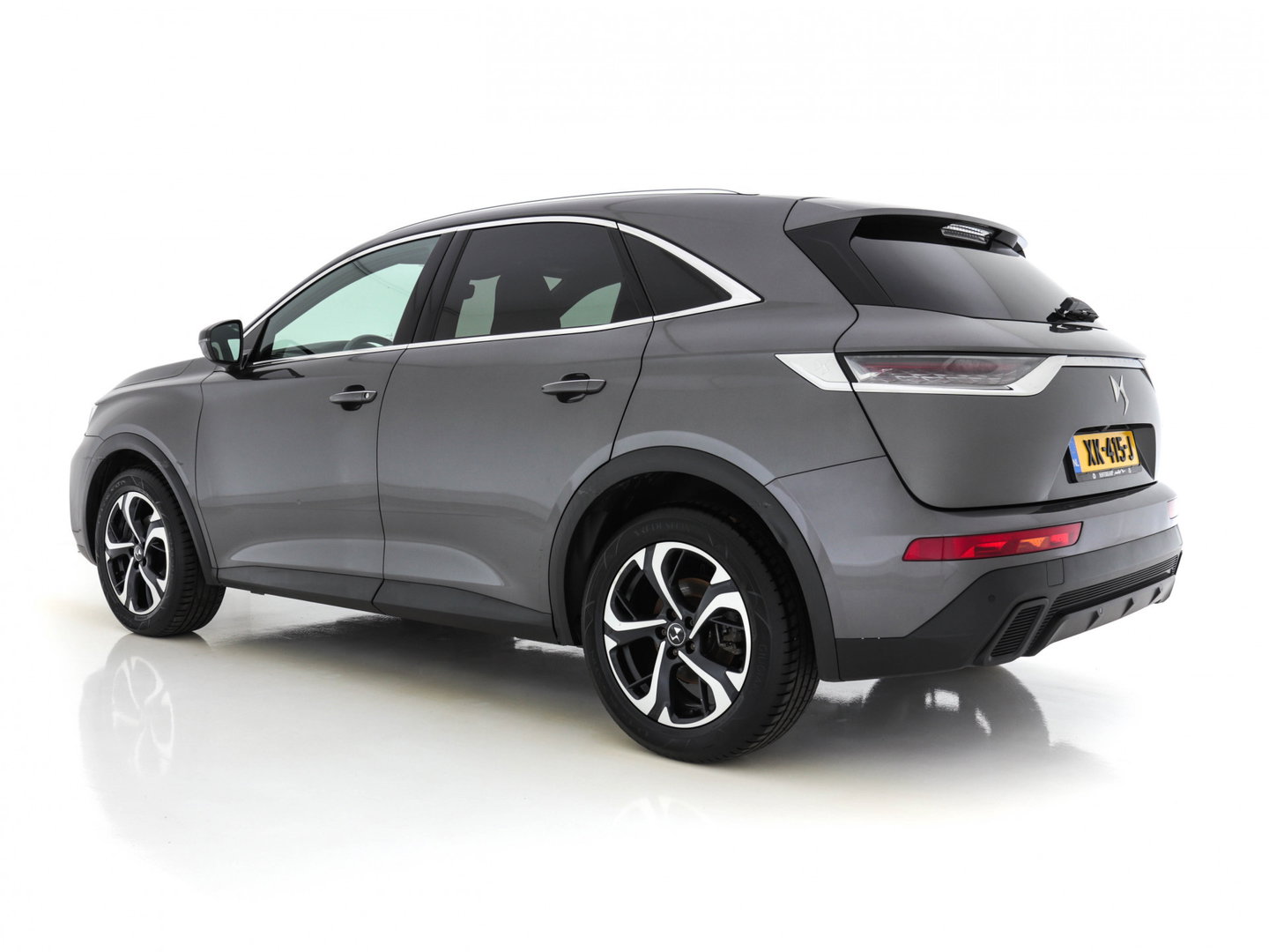 DS 7 Crossback 1.5 BlueHDI So Chic (INCL-BTW) *DIGI-COCKPIT | NAVI-FULLMAP | FULL-LED | MICROFIBRE | CAMERA | KEYLESS | CARPLAY | ADAPTIVE-CRUISE | DAB | PRIVACYGLASS | PDC | HEATED-SPORTSEATS | TOWBAR | 18"ALU*