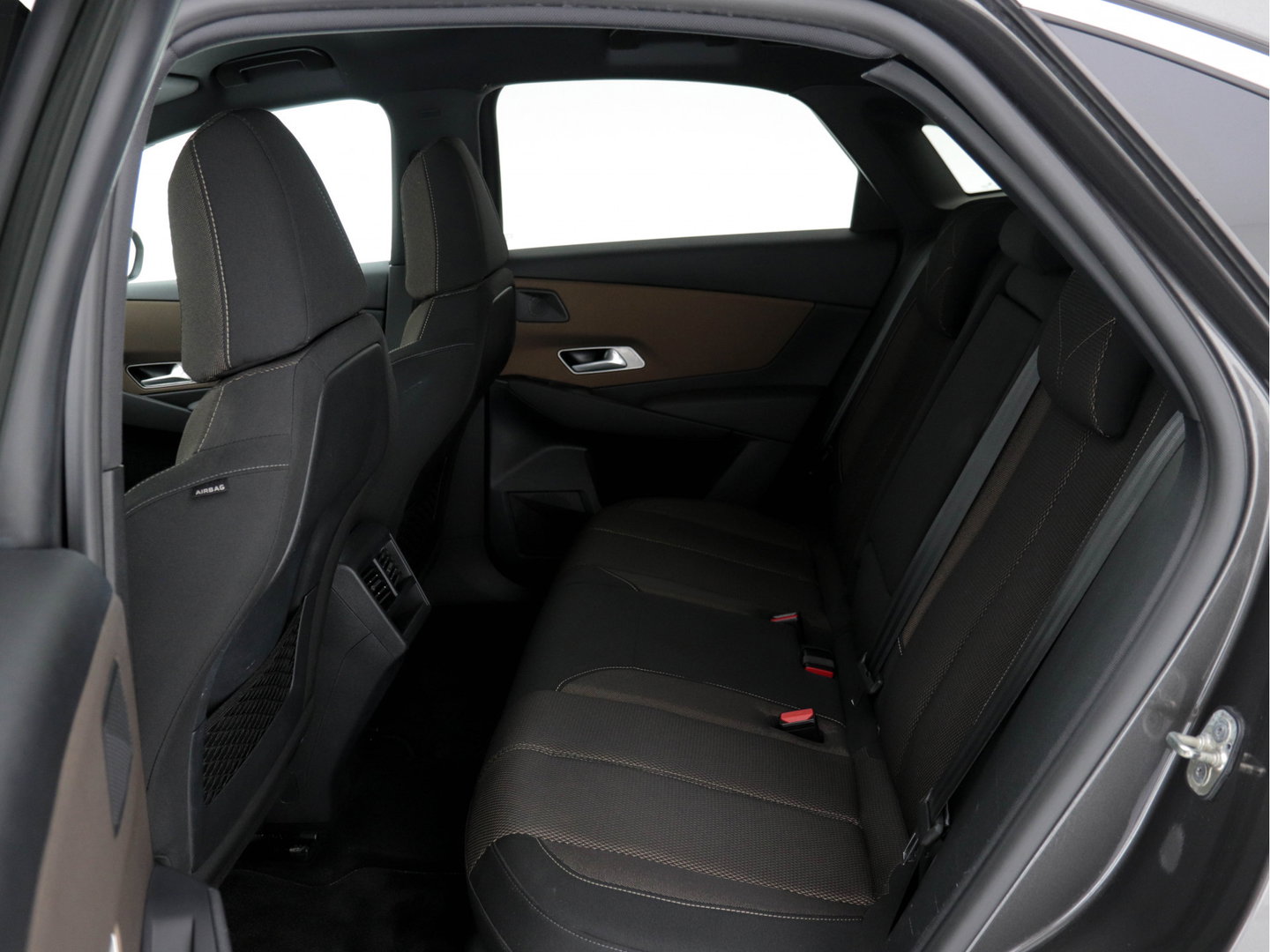 DS 7 Crossback 1.5 BlueHDI So Chic (INCL-BTW) *DIGI-COCKPIT | NAVI-FULLMAP | FULL-LED | MICROFIBRE | CAMERA | KEYLESS | CARPLAY | ADAPTIVE-CRUISE | DAB | PRIVACYGLASS | PDC | HEATED-SPORTSEATS | TOWBAR | 18"ALU*