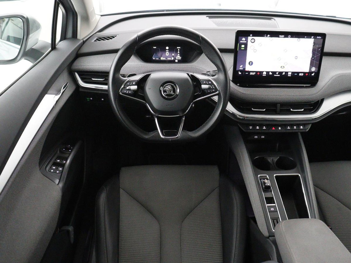 Škoda Enyaq iV 60 | SOH 92,4% | Panoramadak | Stoel/stuur verwarming | Half leder | Adaptive cruise | Carplay | Virtueel dashboard | Sfeerverlichting | Climate control | Camera | Park assist |