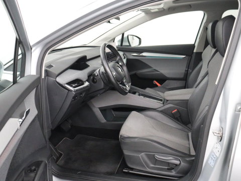 Škoda Enyaq iV 60 | SOH 92,4% | Panoramadak | Stoel/stuur verwarming | Half leder | Adaptive cruise | Carplay | Virtueel dashboard | Sfeerverlichting | Climate control | Camera | Park assist |