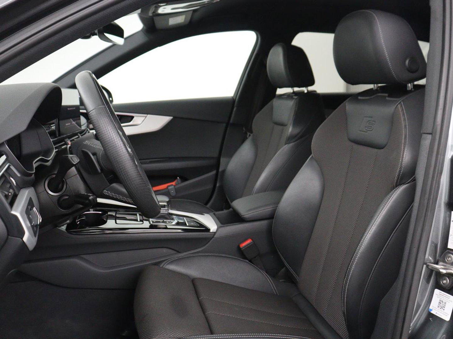 Audi A4 Avant 35 TFSI S edition Competition | Half Leder | Virtual Dashboard | Stoelverwarming | Cruise control | Park assist | Climate control | Drive select |