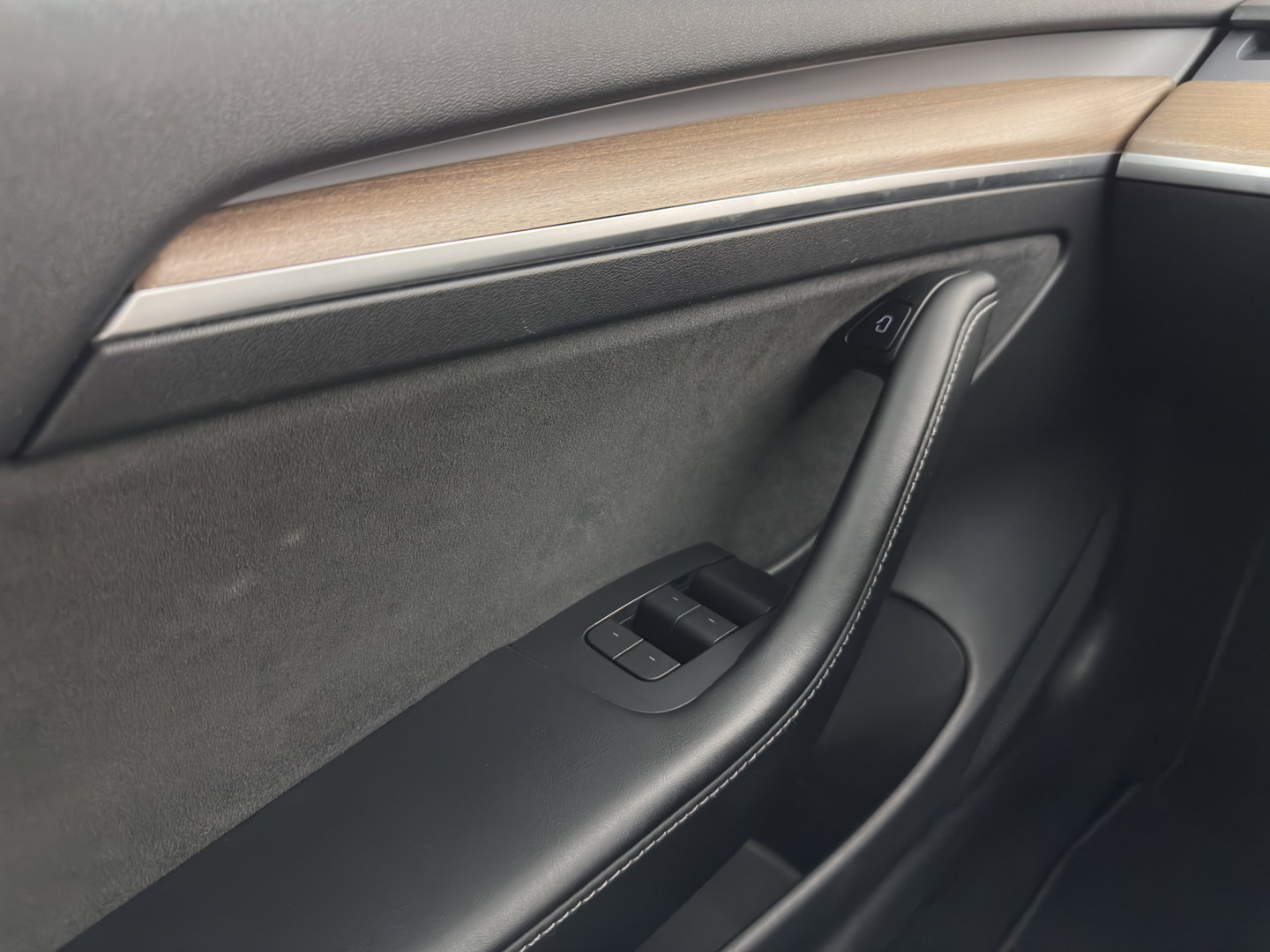 Tesla Model 3 Standard RWD Plus 60 kWh [3-Fase-11kW] (INCL-BTW) Aut. *PANO | AUTOPILOT | LEATHER | KEYLESS | FULL-LED | MEMORY-PACK | TOPVIEW | DAB | CARPLAY | DIGI-COCKPIT | LANE-ASSIST | HEATED- COMFORTSEATS | 19"ALU*