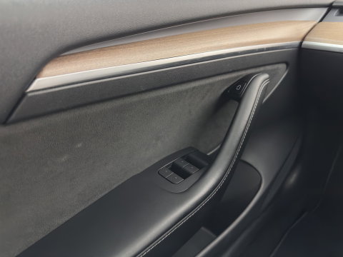 Tesla Model 3 Standard RWD Plus 60 kWh [3-Fase-11kW] (INCL-BTW) Aut. *PANO | AUTOPILOT | LEATHER | KEYLESS | FULL-LED | MEMORY-PACK | TOPVIEW | DAB | CARPLAY | DIGI-COCKPIT | LANE-ASSIST | HEATED- COMFORTSEATS | 19"ALU*