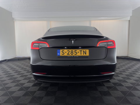 Tesla Model 3 Standard RWD Plus 60 kWh [3-Fase-11kW] (INCL-BTW) Aut. *PANO | AUTOPILOT | LEATHER | KEYLESS | FULL-LED | MEMORY-PACK | TOPVIEW | DAB | CARPLAY | DIGI-COCKPIT | LANE-ASSIST | HEATED- COMFORTSEATS | 19"ALU*
