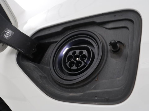 BMW 2 Serie 225 e xDrive Luxury Line | SOH 91,6% | Leder | Carplay | Navigatie | Sfeerverlichting | Cruise control | Climate control | Camera | Park assist |
