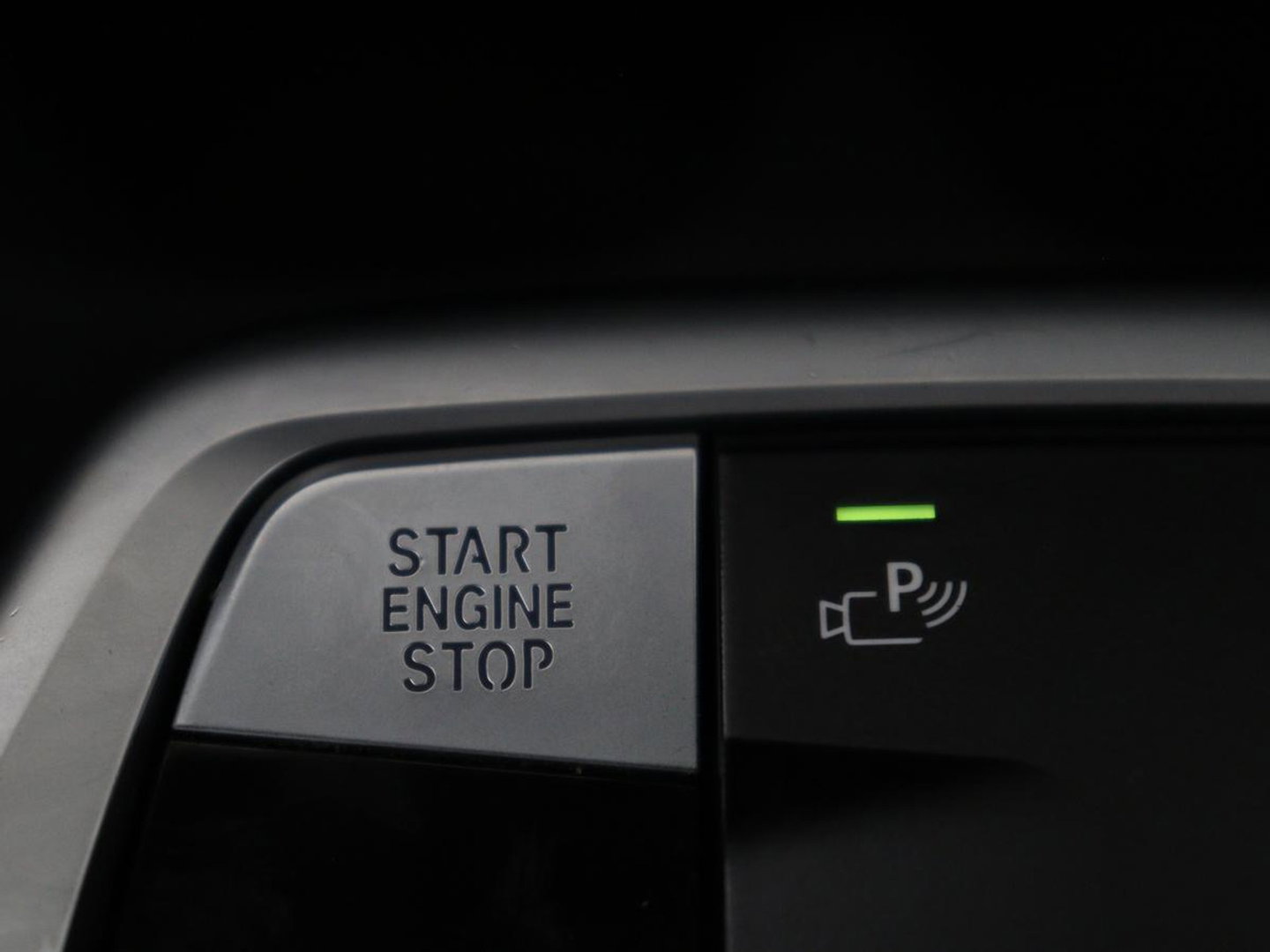 BMW 2 Serie 225 e xDrive Luxury Line | SOH 91,6% | Leder | Carplay | Navigatie | Sfeerverlichting | Cruise control | Climate control | Camera | Park assist |