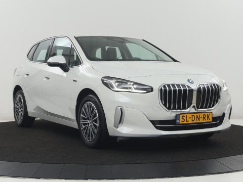 BMW 2 Serie 225 e xDrive Luxury Line | SOH 91,6% | Leder | Carplay | Navigatie | Sfeerverlichting | Cruise control | Climate control | Camera | Park assist |