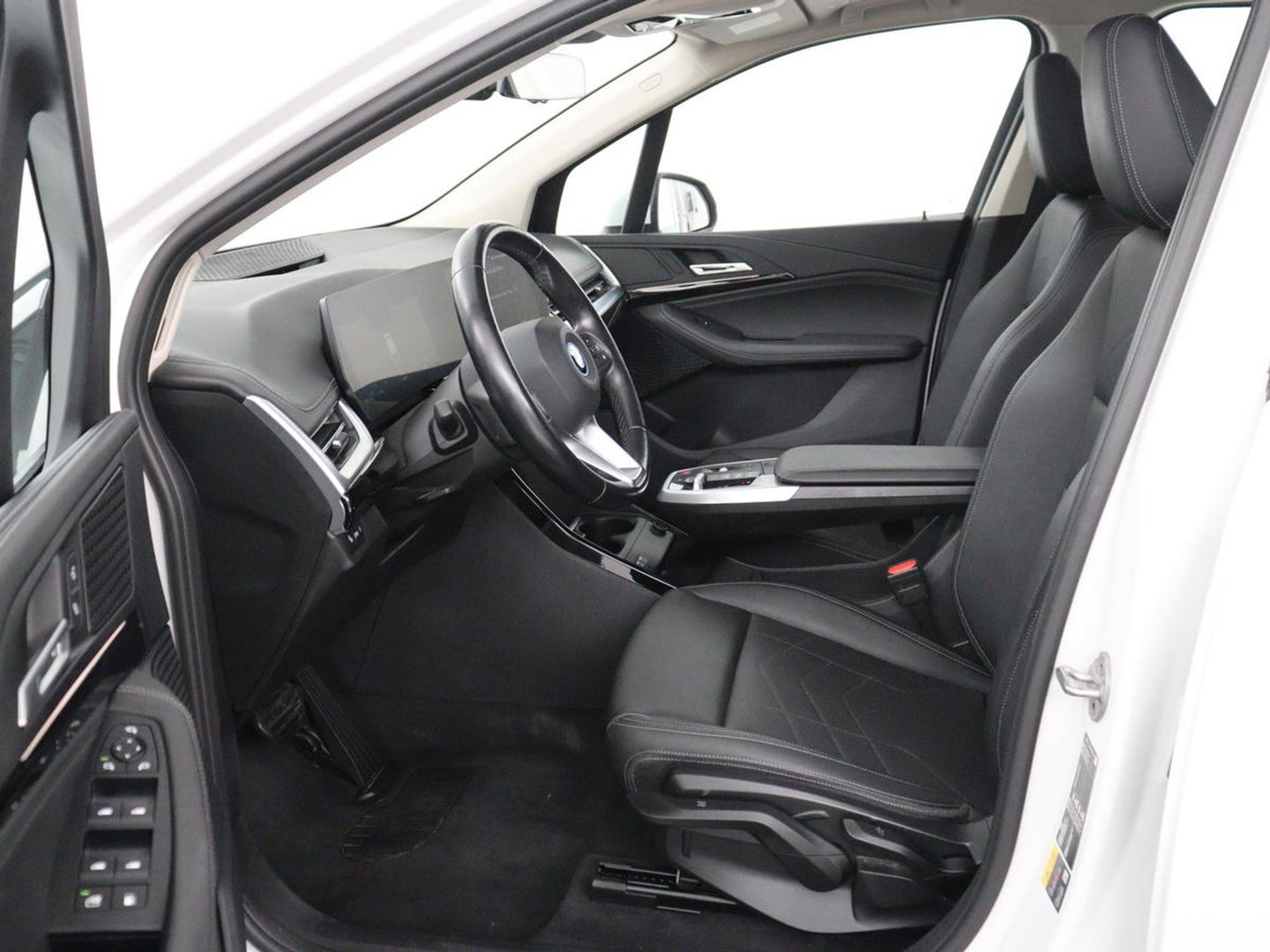 BMW 2 Serie 225 e xDrive Luxury Line | SOH 91,6% | Leder | Carplay | Navigatie | Sfeerverlichting | Cruise control | Climate control | Camera | Park assist |