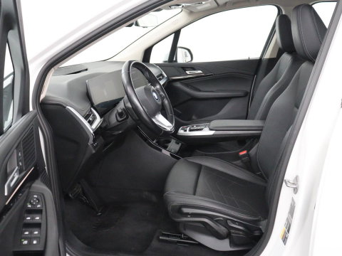 BMW 2 Serie 225 e xDrive Luxury Line | SOH 91,6% | Leder | Carplay | Navigatie | Sfeerverlichting | Cruise control | Climate control | Camera | Park assist |