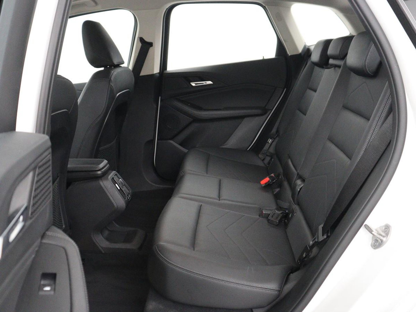 BMW 2 Serie 225 e xDrive Luxury Line | SOH 91,6% | Leder | Carplay | Navigatie | Sfeerverlichting | Cruise control | Climate control | Camera | Park assist |