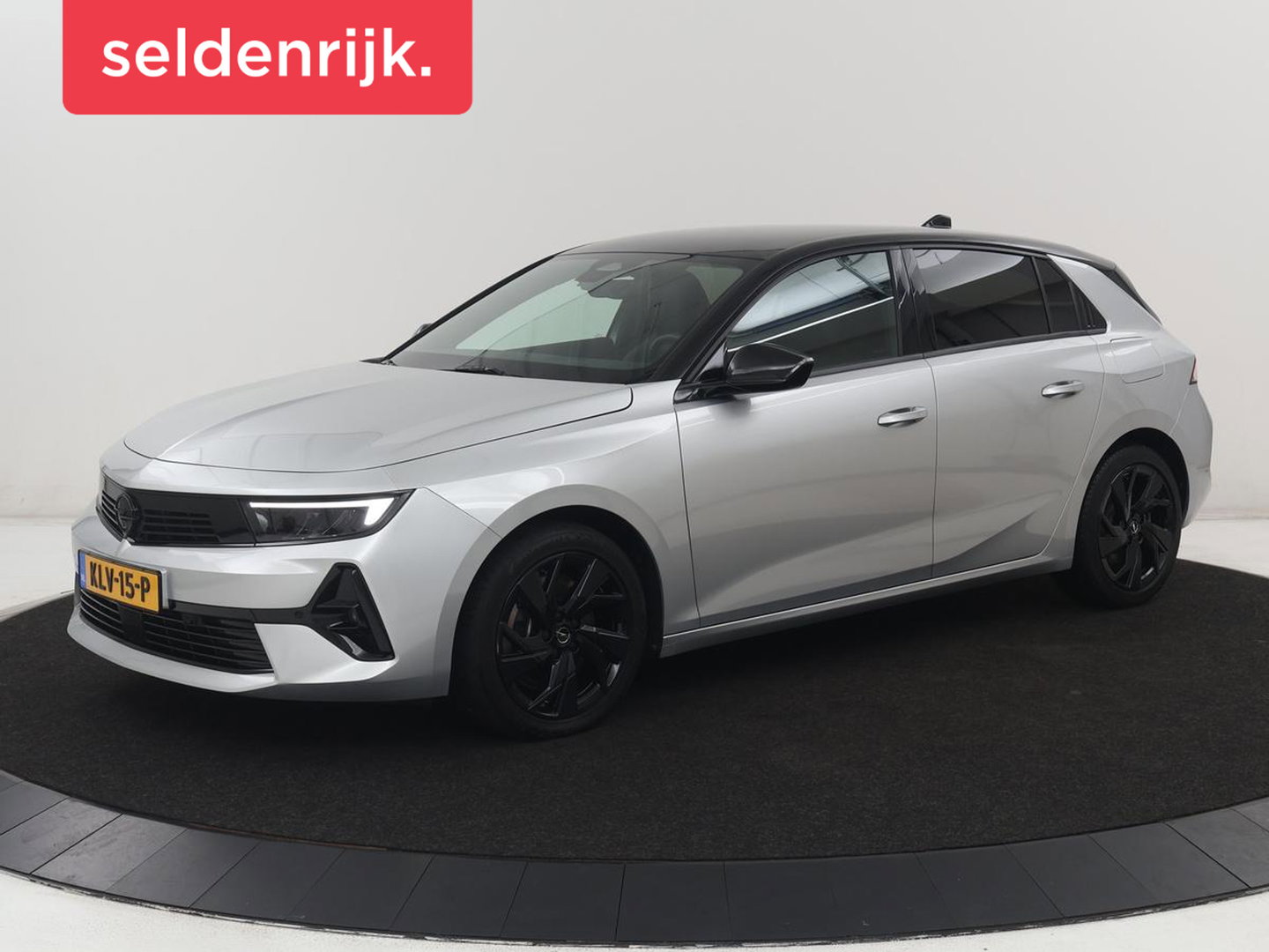 Opel Astra 1.6 Hybrid GS Line | SOH 97.7% | Adaptive cruise | Stuur/stoel verwarming | 360 camera | Climate control | Carplay | Sfeerverlichting | Full Led |