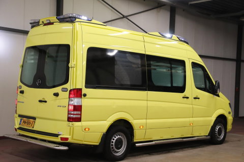 Mercedes-Benz Sprinter 319 CDI 190PK L2H2 AMBULANCE AUTOMAAT Mercedes-benz Sprinter 319 CDI L2H2 AMBULANCE AUTOMAAT Euro 6 Ziekenwagen Rettungswagen Krankenwagen