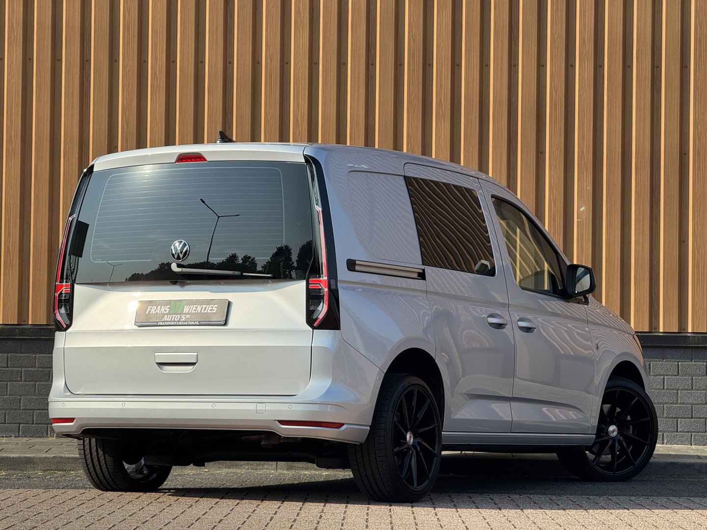 Volkswagen Caddy Cargo 2.0 TDI Style | LED | Apple Carplay | Achteruitcamera | Parkeersensoren | Airconditioning |