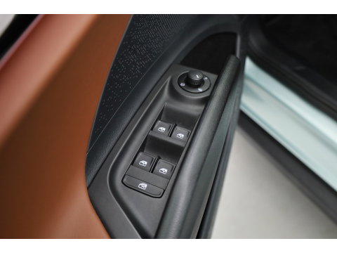 Škoda Enyaq iV 60 | RIJKLAAR!! | Warmtepomp | Adapt. Cruise | Trekhaak | Stoel- Stuurverw. | Memory | Keyless